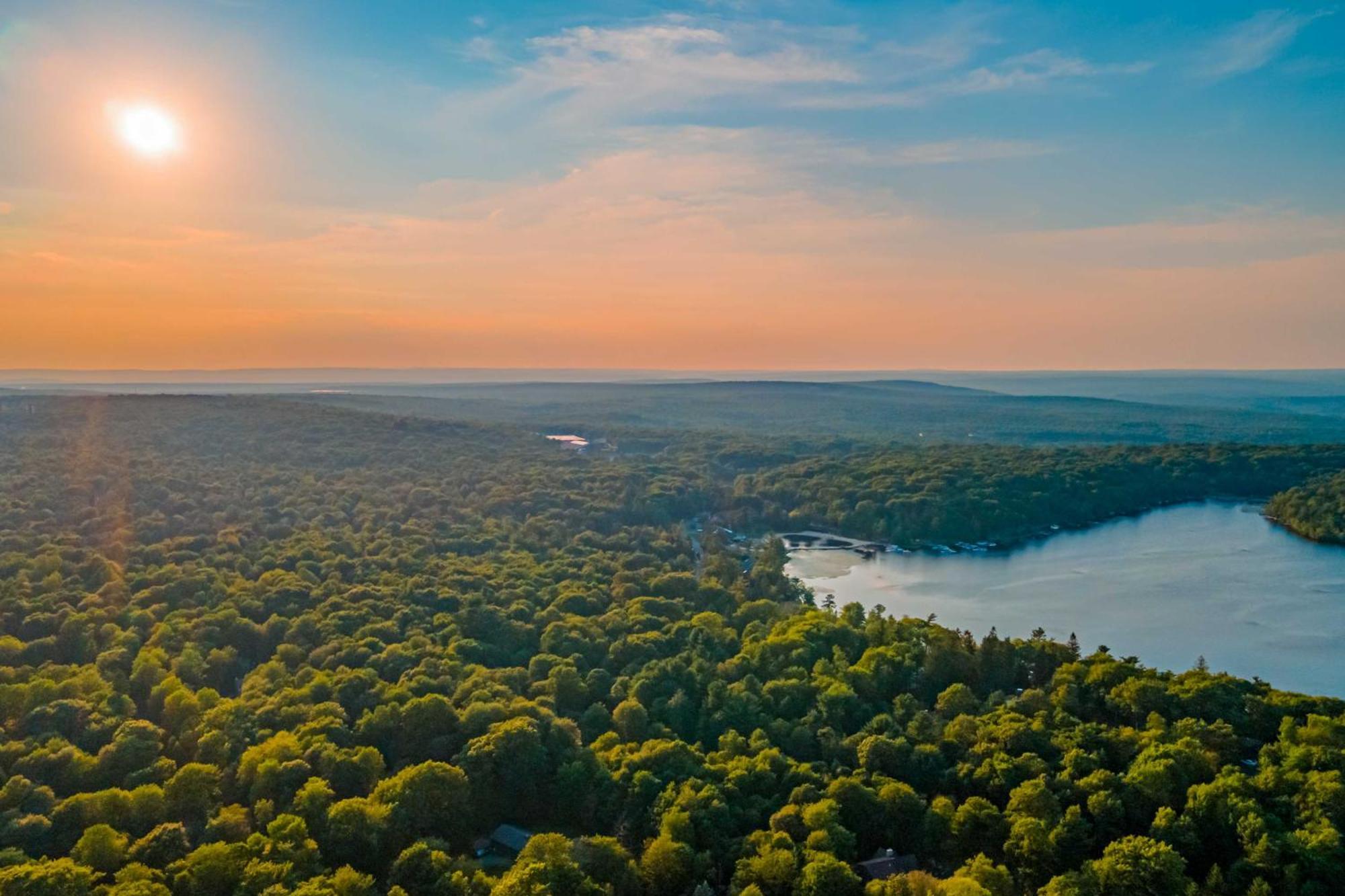 Poconos Ski Retreat With Sauna, Hot Tub, And Game Room ليك هارمونى المظهر الخارجي الصورة