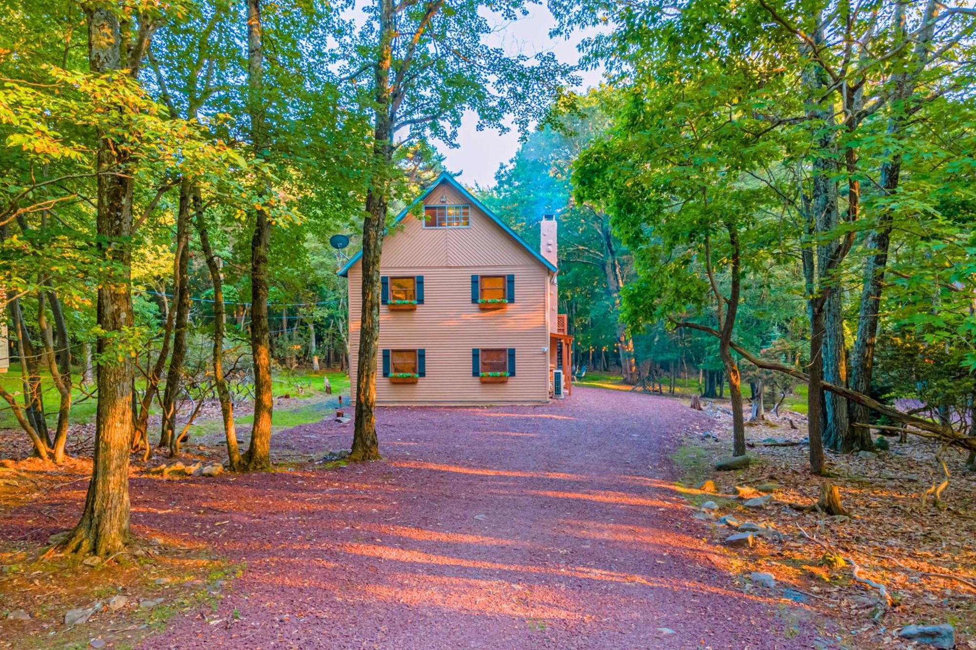 Poconos Ski Retreat With Sauna, Hot Tub, And Game Room ليك هارمونى المظهر الخارجي الصورة